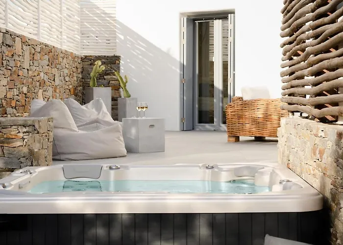 Villa Tranquilla - Seaview, Pool & Jacuzzi