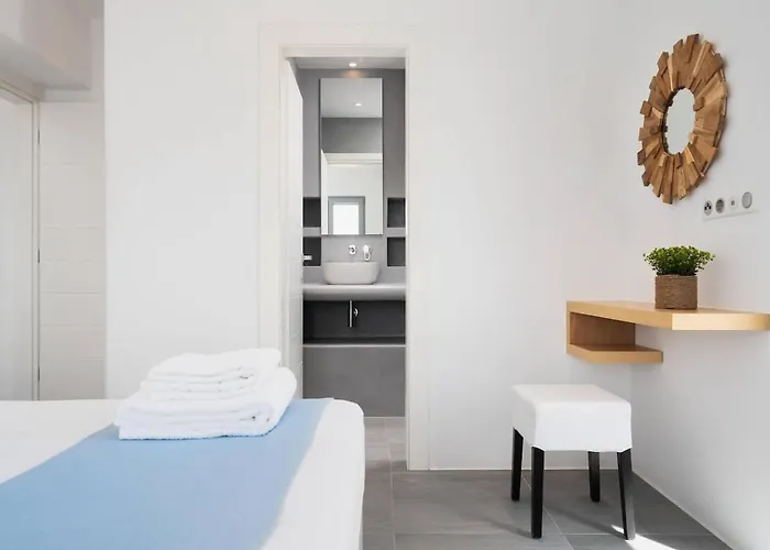 Tranquilla - Seaview, Pool & Jacuzzi Villa