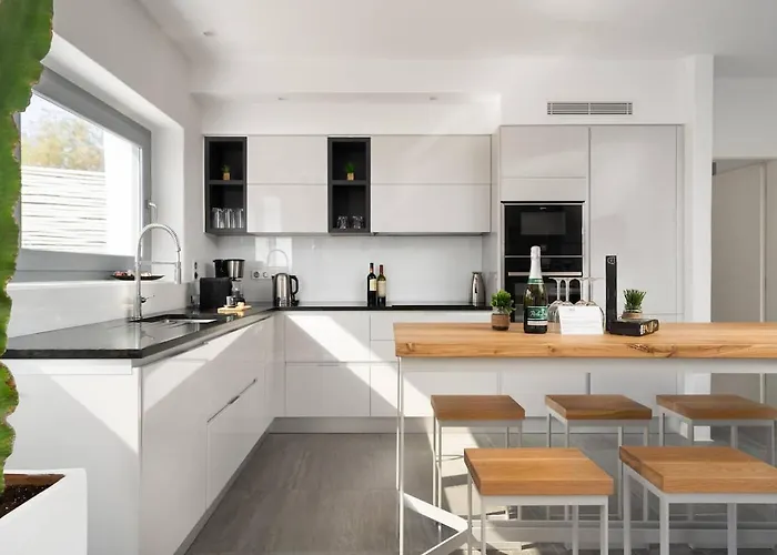 Villa Tranquilla - Seaview, Pool & Jacuzzi *